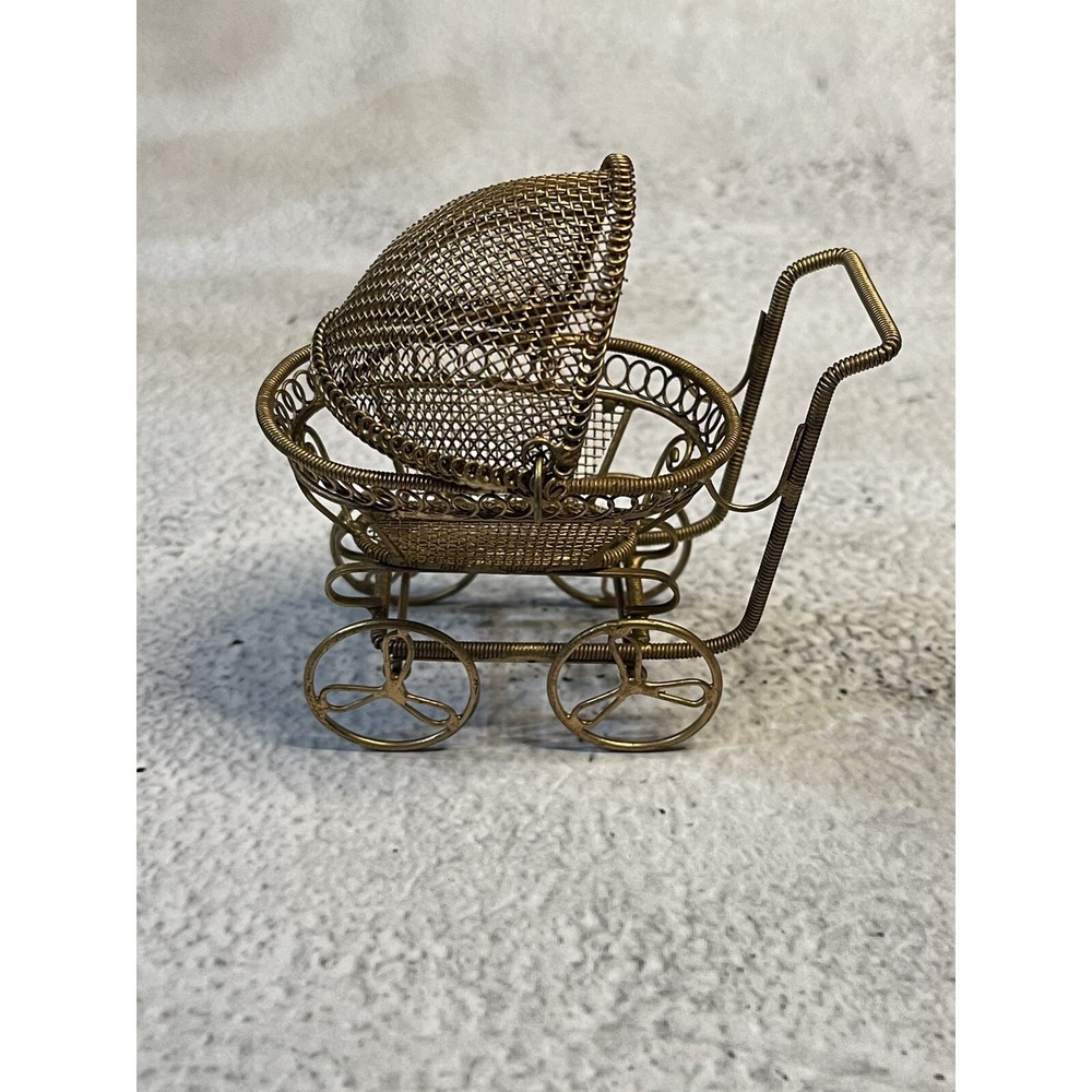 METAL WIRE CARRIAGE - Miniature Model Display